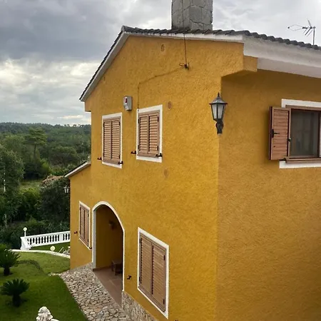Charming 8-bed In خيرونا