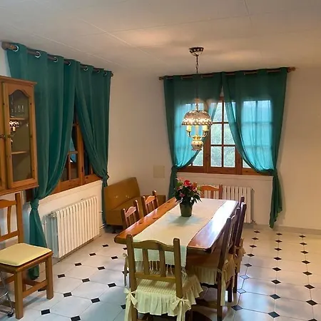 Charming 8-bed In * Girona